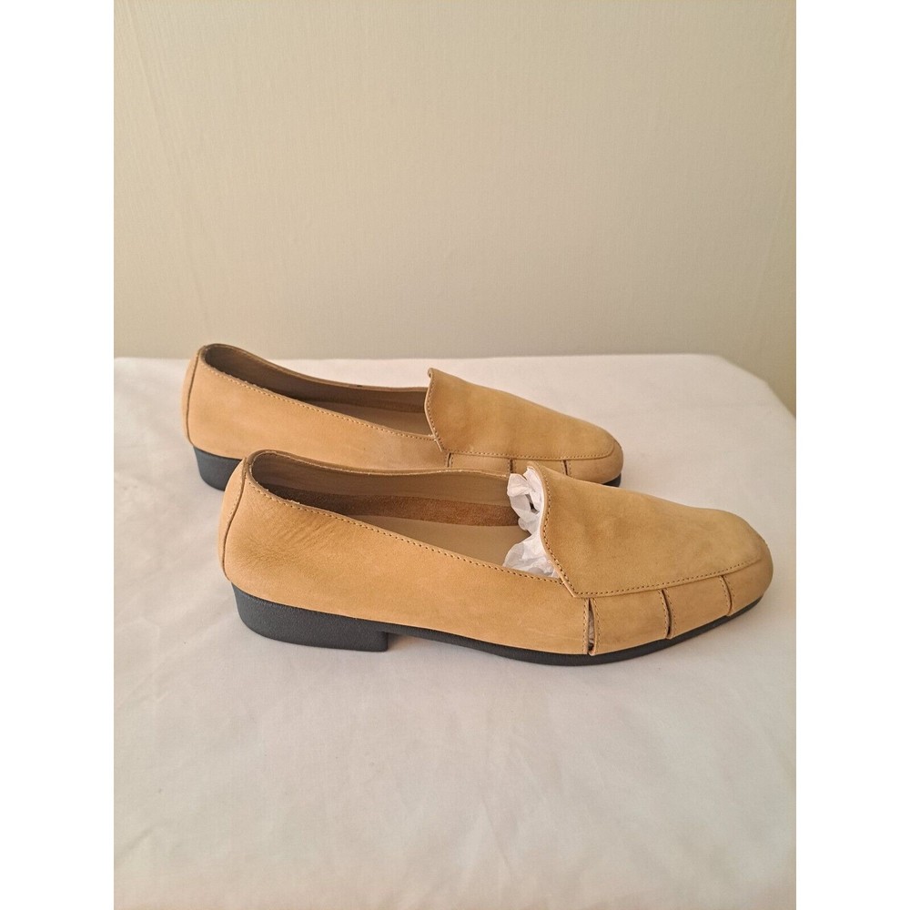 Judith Loafer Shoes Size 6.5 Comfort Beige Leather Flats Slip-on Cut Out